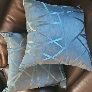 2 CALITIME Throw Pillows Green